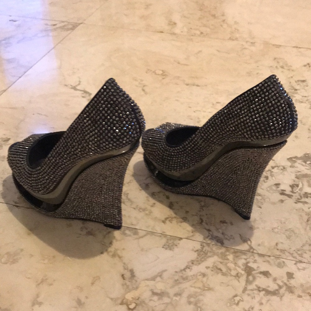 Shoes - Picture 3 of 5